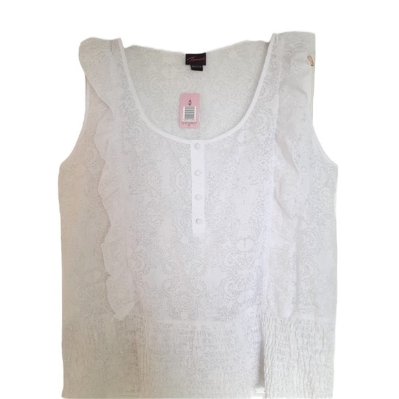 TORRID NWT Burnout Sleeveless Ruffled Top with Smocked Bottom White Size 4 - Picture 1 of 10